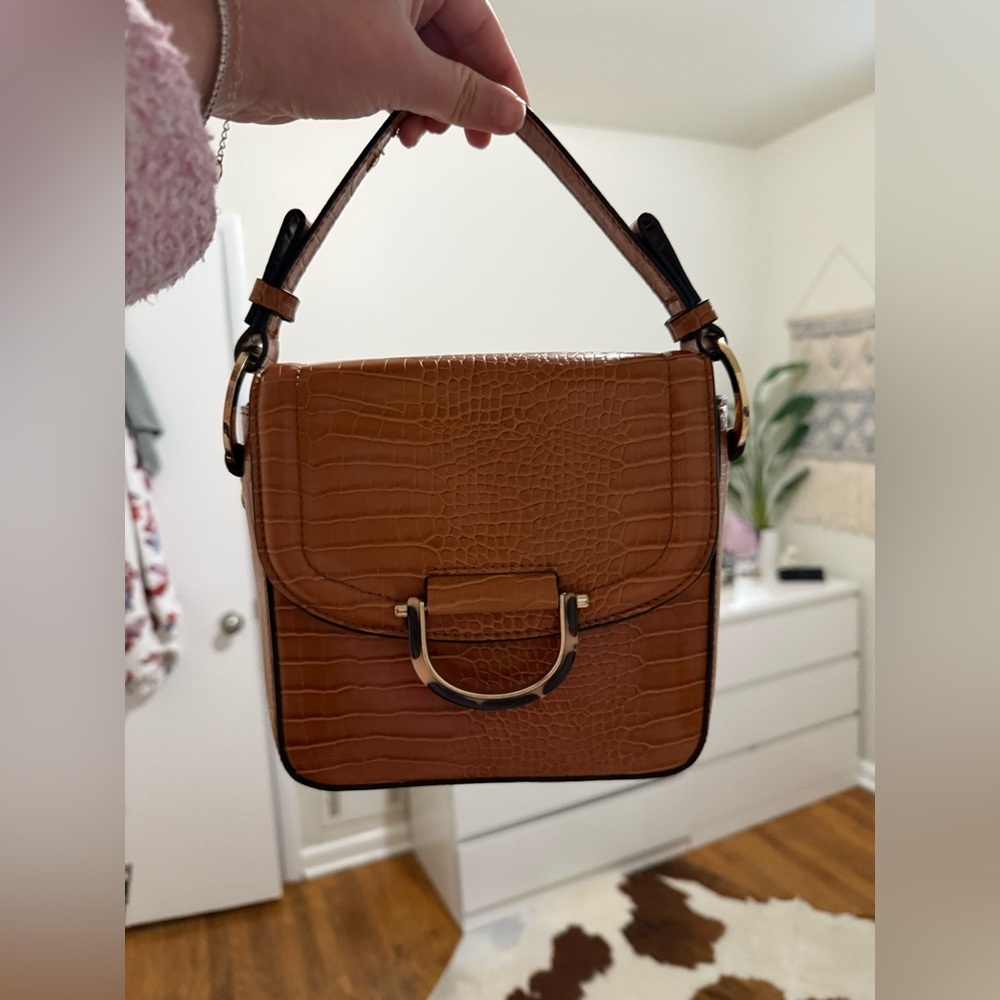 TOP SHOP PURSE W EXTRA STRAP